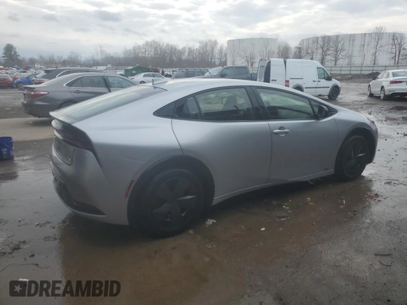 2024 Toyota Prius LE with VIN JTDADABU4R3020066, listed as a Copart auction lot 50028595 with 4,532 mi miles and Salvage Title. Bid and sale history available at carsss.com. Image 3.