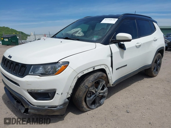 2019 Jeep Compass Latitude z VIN 3C4NJDBB1KT629829, wystawiony jako IAAI lot #42244638 z przebiegiem 111 566 mil mil oraz . Historia ofert i sprzedaży dostępna na DreamBid. Obrazek 6.