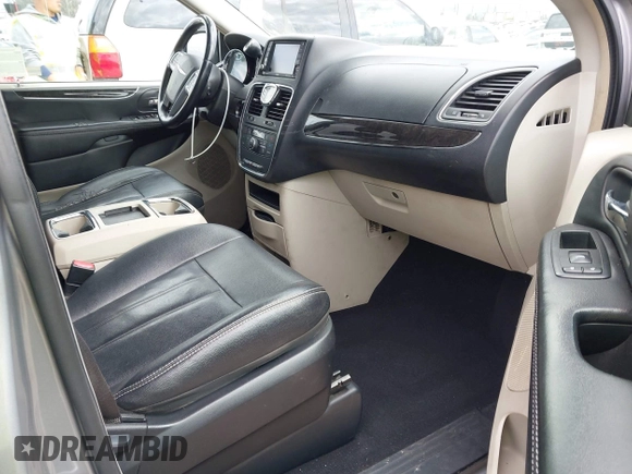 2014 Chrysler Town & Country Touring with VIN 2C4RC1BGXER123977, listed as a IAAI auction lot 42047133 with 150,046 mi miles. Bid and sale history available at carsss.com. Image 5.