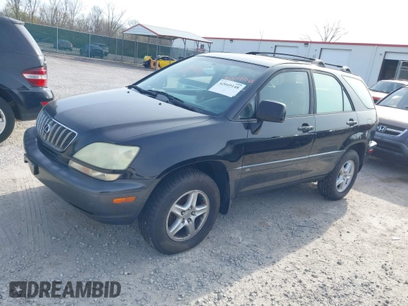 2002 Lexus RX 300 with VIN JTJHF10U720274323, listed as a IAAI auction lot 42049148 with 298,001 mi miles and . Bid and sale history available at carsss.com. Image 2.