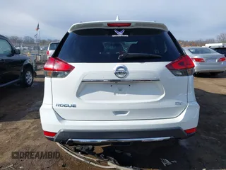 2017 Nissan Rogue SV with VIN KNMAT2MT7HP601954, listed as a IAAI auction lot 41865794 with 136,280 mi miles. Bid and sale history available at carsss.com. Image 17.
