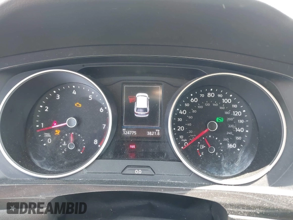 2018 Volkswagen Tiguan S with VIN 3VV1B7AX7JM092033, listed as a IAAI auction lot 42373619 with 124,775 mi miles and . Bid and sale history available at DreamBid. Image 7.