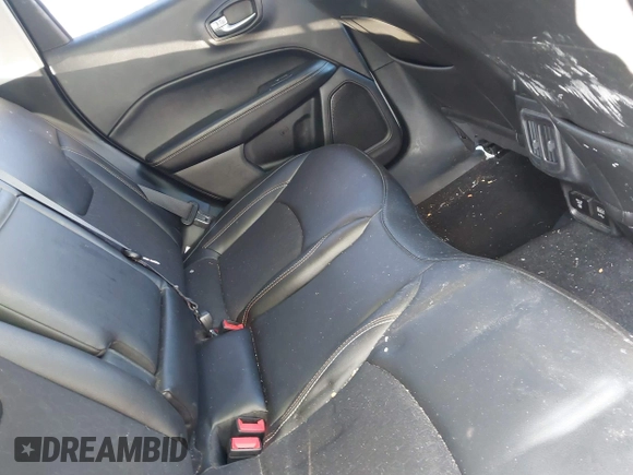2019 Jeep Compass Latitude with VIN 3C4NJDBB4KT850342, listed as a IAAI auction lot 41398167 with 33,771 mi miles and . Bid and sale history available at DreamBid. Image 8.