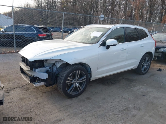 2021 Volvo XC60 Momentum with VIN YV4102DK3M1700720, listed as a IAAI auction lot 41087871 with 39,385 mi miles. Bid and sale history available at carsss.com. Image 20.