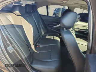 2013 BMW 3 Series 328i xDrive z VIN WBA3B5G53DNS02777, wystawiony jako Copart lot #61685255 z przebiegiem 187 559 mil mil oraz Szkoda całkowita • Salvage title. Historia ofert i sprzedaży dostępna na DreamBid. Obrazek 10.