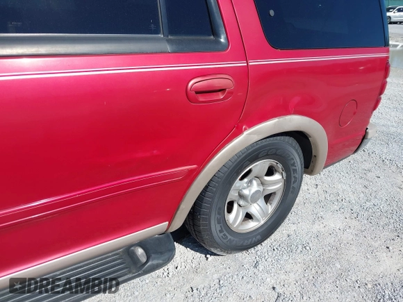 1998 Ford Expedition XLT with VIN 1FMRU17L1WLA47560, listed as a IAAI auction lot 41714605 with 121,523 mi miles. Bid and sale history available at carsss.com. Image 6.