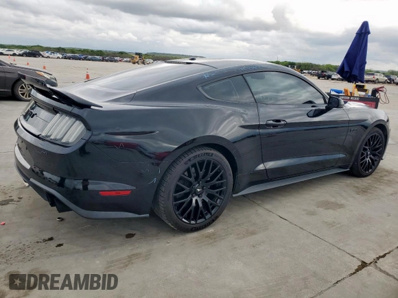 2019 Ford Mustang GT z VIN 1FA6P8CF3K5108905, wystawiony jako Copart lot #51247485 z przebiegiem 88 317 mil mil oraz Tytuł czysty. Historia ofert i sprzedaży dostępna na DreamBid. Obrazek 3.
