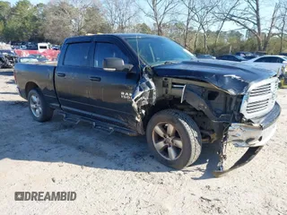 2019 Ram 1500 Big Horn z VIN 1C6RR7TT0KS696207, wystawiony jako IAAI lot #41779585 z przebiegiem 164 974 mil mil oraz . Historia ofert i sprzedaży dostępna na DreamBid. Obrazek 1.