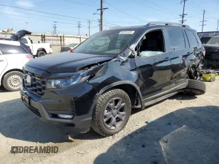 2024 Honda Passport TrailSport z VIN 5FNYF8H67RB010869, wystawiony jako Copart lot #50761425 z przebiegiem 5 720 mil mil oraz Szkoda całkowita • Salvage title. Historia ofert i sprzedaży dostępna na DreamBid. Obrazek 1.