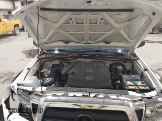 2008 Toyota Tacoma with VIN 5TEUU42N58Z580315, listed as a IAAI auction lot 41059647 with 109,478 mi miles and . Bid and sale history available at carsss.com. Image 10.