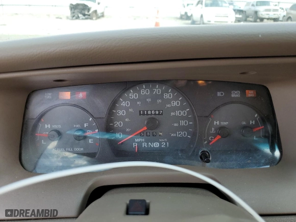 2005 Mercury Grand Marquis GS with VIN 2MEFM74W75X627162, listed as a Copart auction lot 64709124 with 118,697 mi miles and Salvage Title. Bid and sale history available at carsss.com. Image 9.