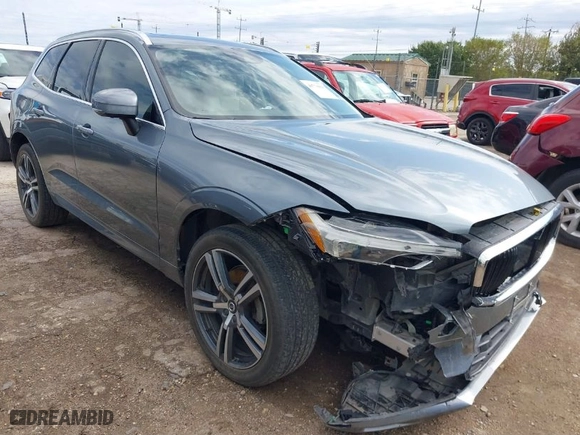 2018 Volvo XC60 Momentum with VIN YV4102RK7J1065151, listed as a IAAI auction lot 40770060 with 63,505 mi miles. Bid and sale history available at carsss.com. Image 1.