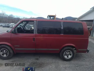 1997 Chevrolet Astro z VIN 1GNDM19WXVB135217, wystawiony jako IAAI lot #41753429 z przebiegiem 133 593 mil mil oraz . Historia ofert i sprzedaży dostępna na DreamBid. Obrazek 15.
