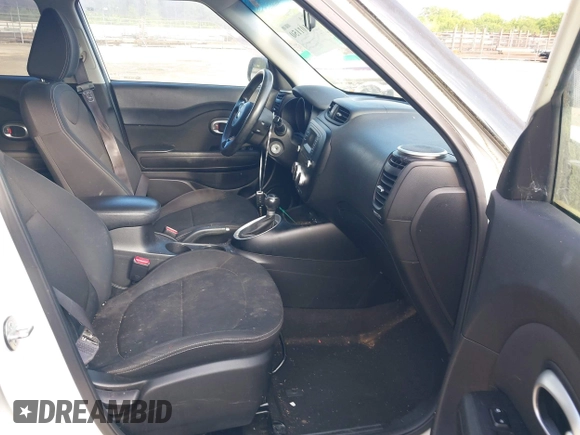 2014 Kia Soul with VIN KNDJN2A20E7011516, listed as a IAAI auction lot 42101150 with 118,288 mi miles. Bid and sale history available at carsss.com. Image 5.