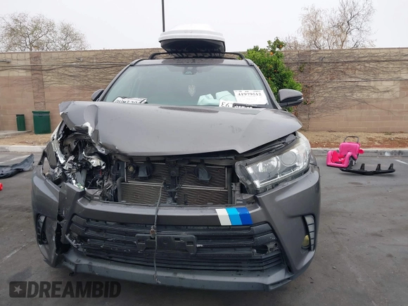 2018 Toyota Highlander Hybrid XLE с VIN 5TDJGRFH4JS044843, выставлен на аукционе IAAI как лот 41979512 с пробегом 84 844 миль миль и . История ставок и продаж доступна на DreamBid. Изображение 13.