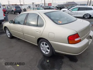 1998 Nissan Altima XE with VIN 1N4DL01D9WC110391, listed as a IAAI auction lot 41085735 with 100,322 mi miles. Bid and sale history available at carsss.com. Image 3.