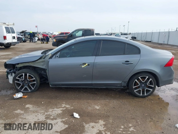 2017 Volvo S60 Dynamic with VIN YV126MFL4H2430687, listed as a IAAI auction lot 41577059 with 57,027 mi miles. Bid and sale history available at carsss.com. Image 15.