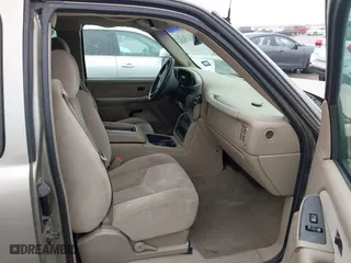2003 Chevrolet Silverado 1500 LS with VIN 2GCEC19T131395606, listed as a IAAI auction lot 41969804 with 273,611 mi miles. Bid and sale history available at carsss.com. Image 5.
