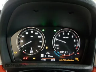 2022 BMW X2 sDrive28i z VIN WBXYH9C00N5T68753, wystawiony jako Copart lot #60741462 z przebiegiem 7169 mil mil oraz . Historia ofert i sprzedaży dostępna na DreamBid. Obrazek 8.