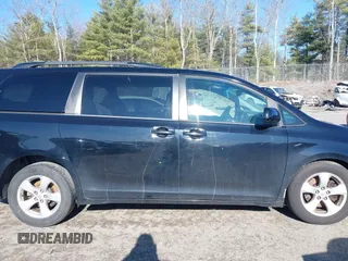2015 Toyota Sienna LE AAS with VIN 5TDKK3DCXFS594370, listed as a IAAI auction lot 41910126 with 131,638 mi miles. Bid and sale history available at carsss.com. Image 13.