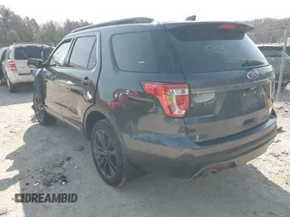 2017 Ford Explorer XLT with VIN 1FM5K8D86HGB51163, listed as a IAAI auction lot 41985093 with 90,584 mi miles and . Bid and sale history available at carsss.com. Image 3.