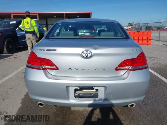2006 Toyota Avalon XL with VIN 4T1BK36B36U153708, listed as a IAAI auction lot 42049995 with 205,803 mi miles. Bid and sale history available at carsss.com. Image 16.