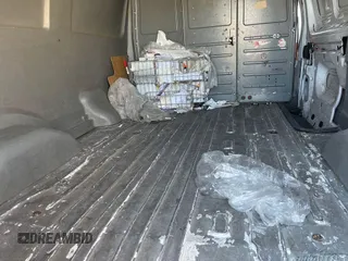 2010 Ford Econoline Cargo Commercial z VIN 1FTNE1EW9ADA90897, wystawiony jako IAAI lot #42375497 z przebiegiem 222 826 mil mil oraz . Historia ofert i sprzedaży dostępna na DreamBid. Obrazek 2.