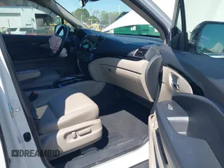 2019 Honda Pilot Touring 8-Passenger z VIN 5FNYF5H93KB021978, wystawiony jako IAAI lot #41915333 z przebiegiem 82 676 mil mil oraz . Historia ofert i sprzedaży dostępna na DreamBid. Obrazek 5.