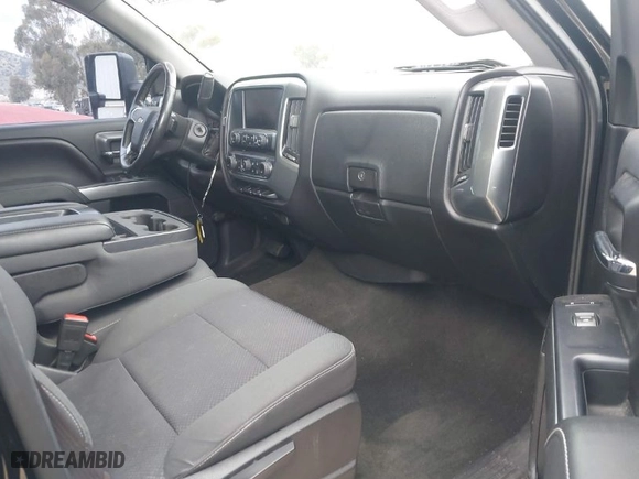 2015 Chevrolet Silverado 1500 LT with VIN 3GCPCREC5FG184451, listed as a IAAI auction lot 41911334 with 118,906 mi miles. Bid and sale history available at carsss.com. Image 5.
