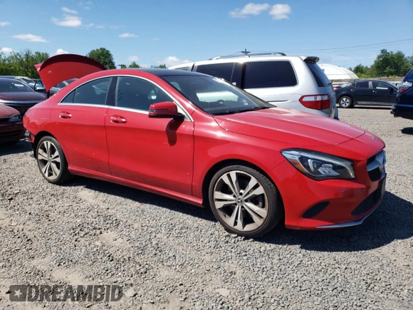 2019 Mercedes-Benz CLA 250 z VIN WDDSJ4GB3KN724488, wystawiony jako Copart lot #57638645 z przebiegiem 49 989 mil mil oraz Szkoda całkowita • Salvage title. Historia ofert i sprzedaży dostępna na DreamBid. Obrazek 4.