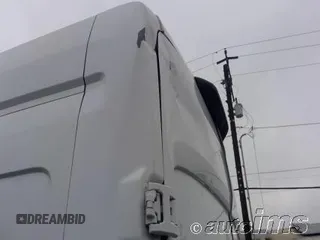 2020 Ford Transit Cargo z VIN 1FTBW3X87LKB80879, wystawiony jako IAAI lot #42546000 z przebiegiem 104 720 mil mil oraz . Historia ofert i sprzedaży dostępna na DreamBid. Obrazek 8.
