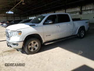 2022 Ram 1500 Big Horn z VIN 1C6SRFMT1NN339227, wystawiony jako Copart lot #55956295 z przebiegiem 81 374 mil mil oraz Szkoda całkowita • Salvage title. Historia ofert i sprzedaży dostępna na DreamBid. Obrazek 1.