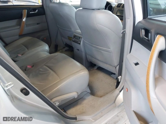 2009 Toyota Highlander Hybrid Limited with VIN JTEEW44A392030847, listed as a IAAI auction lot 41611306 with 137,874 mi miles. Bid and sale history available at carsss.com. Image 8.