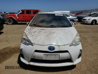 2014 Toyota Prius One with VIN JTDKDTB32E1082370, listed as a Copart auction lot 57522765 with 261,566 mi miles and Clean Title. Bid and sale history available at DreamBid. Image 5.