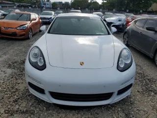 2016 Porsche Panamera 4 with VIN WP0AA2A75GL002991, listed as a Copart auction lot 69493904 with 39,554 mi miles and Salvage Title. Bid and sale history available at carsss.com. Image 5.