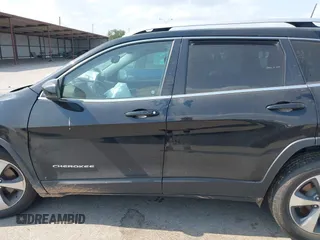 2021 Jeep Cherokee Limited with VIN 1C4PJLDX8MD183389, listed as a IAAI auction lot 42286478 with 93,677 mi miles and . Bid and sale history available at DreamBid. Image 15.