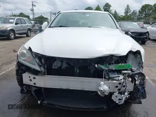 2011 Lexus IS 350 z VIN JTHBE5C25B5027770, wystawiony jako IAAI lot #42357510 z przebiegiem 204 335 mil mil oraz . Historia ofert i sprzedaży dostępna na DreamBid. Obrazek 13.