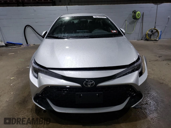 2025 Toyota Corolla Hatchback SE with VIN JTND4MBE9S3233894, listed as a Copart auction lot 68706034 with 706 mi miles and Salvage Title. Bid and sale history available at carsss.com. Image 5.