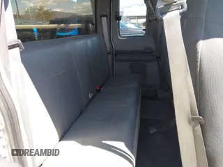 2005 Ford F-250 XL with VIN 1FTSX20P55EB36017, listed as a IAAI auction lot 41936267 with 400,138 mi miles and . Bid and sale history available at DreamBid. Image 8.