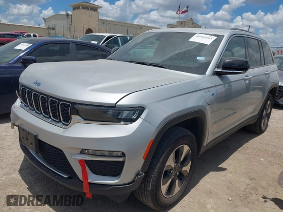 2024 Jeep Grand Cherokee with VIN 1C4RJYB68R8516819, listed as a IAAI auction lot 42582803 with 32,933 mi miles and . Bid and sale history available at DreamBid. Image 2.