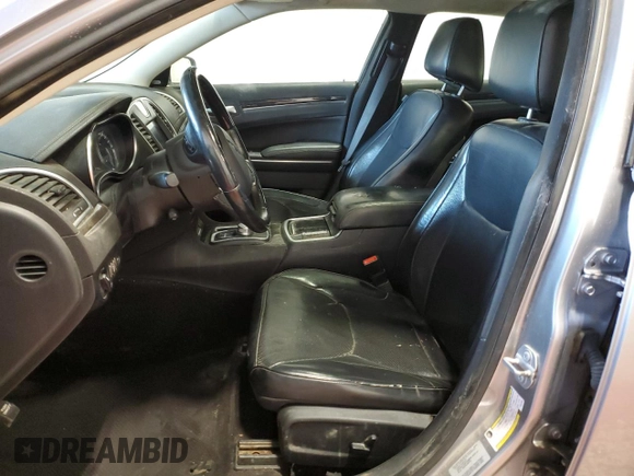 2017 Chrysler 300 C with VIN 2C3CCAEG2HH570965, listed as a Copart auction lot 42235735 with 106,514 mi miles and Clean Title. Bid and sale history available at DreamBid. Image 7.