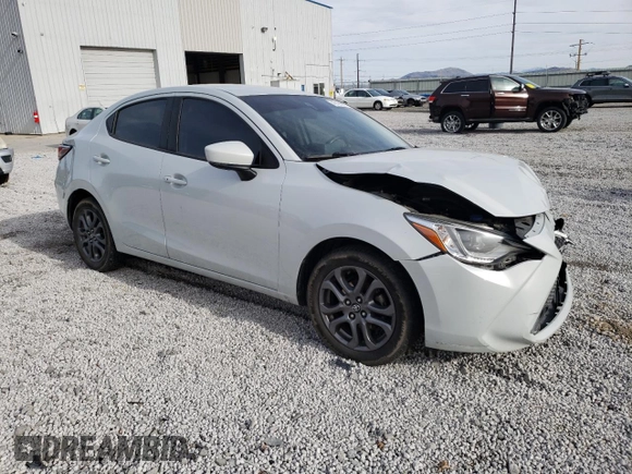 2019 Toyota Yaris L z VIN 3MYDLBYV3KY506033, wystawiony jako Copart lot #47498075 z przebiegiem 71 326 mil mil oraz Szkoda całkowita • Salvage title. Historia ofert i sprzedaży dostępna na DreamBid. Obrazek 4.