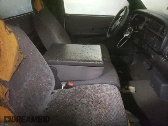 2001 Dodge 1500 with VIN 1B7HC16YX1S142617, listed as a Copart auction lot 45110595 with Not provided miles and Salvage title. Bid and sale history available at DreamBid. Image 4.