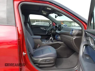 2024 Chevrolet Blazer RS z VIN 3GNKBERS5RS184241, wystawiony jako IAAI lot #41408120 z przebiegiem 11 857 mil mil oraz . Historia ofert i sprzedaży dostępna na DreamBid. Obrazek 5.