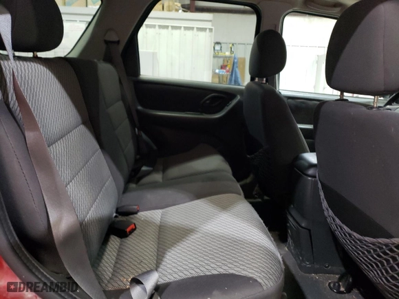 2004 Ford Escape XLT with VIN 1FMYU03194KA63888, listed as a Copart auction lot 89281085 with 218,790 mi miles and Salvage Title. Bid and sale history available at carsss.com. Image 11.