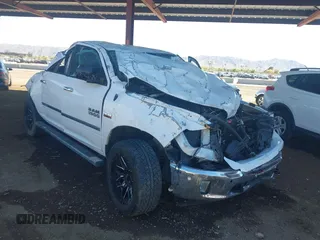 2015 Ram 1500 Big Horn z VIN 1C6RR7LT6FS725845, wystawiony jako IAAI lot #41837433 z przebiegiem 90 826 mil mil oraz . Historia ofert i sprzedaży dostępna na DreamBid. Obrazek 1.