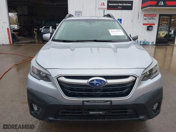 2020 Subaru Outback Premium with VIN 4S4BTACCXL3205755, listed as a IAAI auction lot 40812944 with 110,274 mi miles. Bid and sale history available at carsss.com. Image 12.