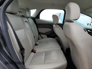 2016 Ford Focus Electric z VIN 1FADP3R45GL221550, wystawiony jako Copart lot #43874655 z przebiegiem 70 651 mil mil oraz Szkody całkowita. Historia ofert i sprzedaży dostępna na DreamBid. Obrazek 10.