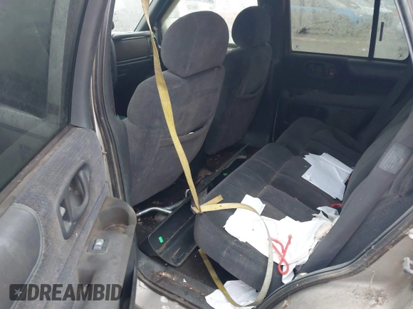 2000 Chevrolet Blazer LT z VIN 1GNDT13WXY2214421, wystawiony jako IAAI lot #41525220 z przebiegiem Nie podano mil oraz . Historia ofert i sprzedaży dostępna na DreamBid. Obrazek 8.