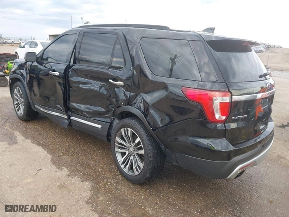 2017 Ford Explorer Platinum with VIN 1FM5K8HT9HGC91593, listed as a IAAI auction lot 41878996 with 121,932 mi miles. Bid and sale history available at carsss.com. Image 3.